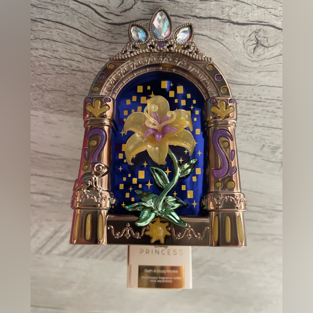 Bath & Body Works Princess Floral Decorative Wall Accent